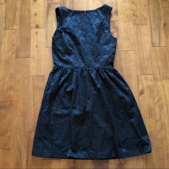 Black Lace Detailing Dress - Picture 4 of 4